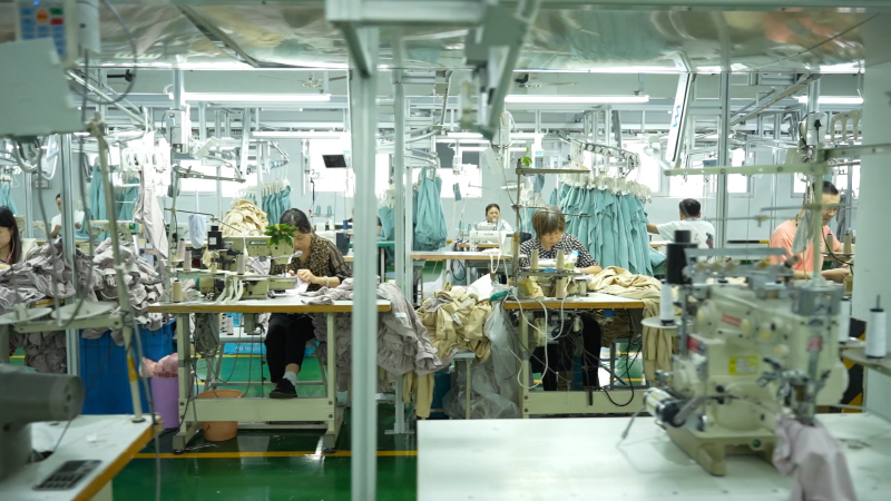 京东服饰美妆携手百大工厂溯源 日用品产业带品牌增长新引擎